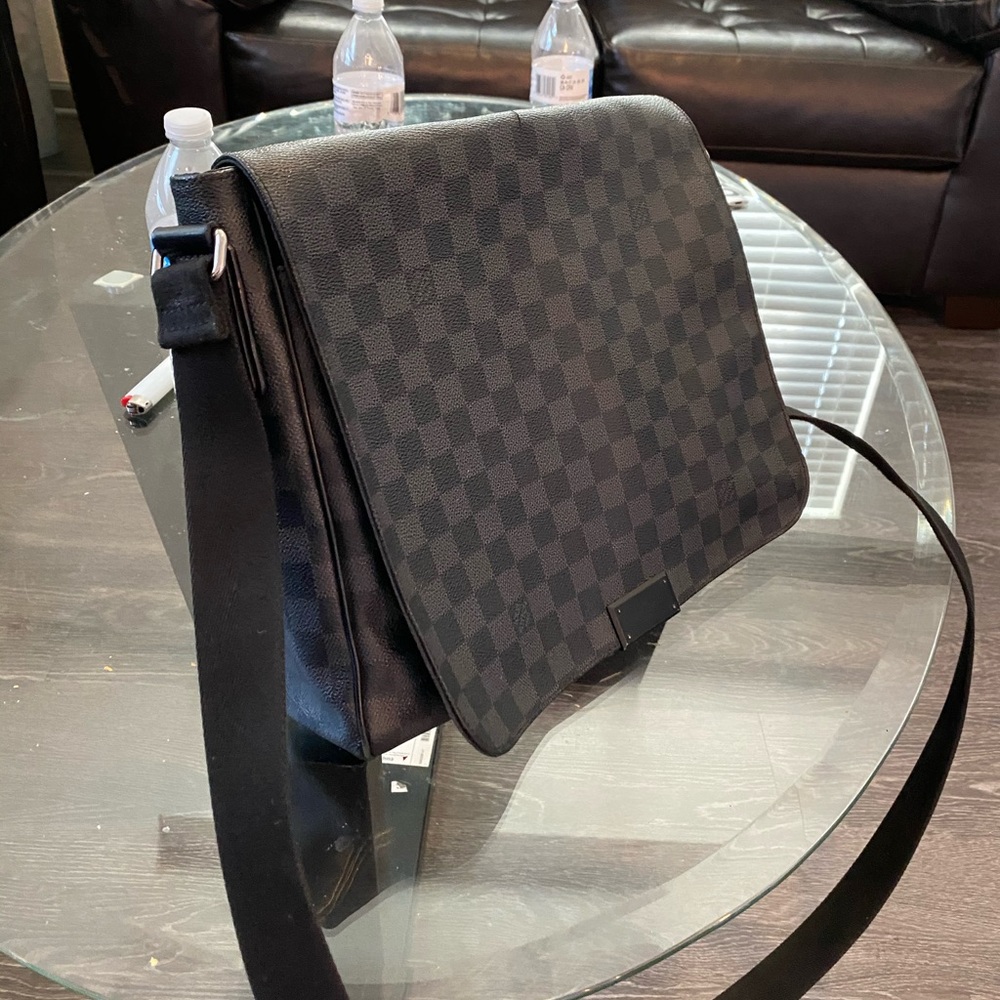 100% authentic with great condition